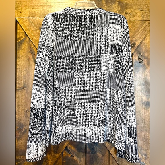 EUC Karl Lagerfeld Black & White Long Bell Sleeve Blouse - Picture 2 of 12